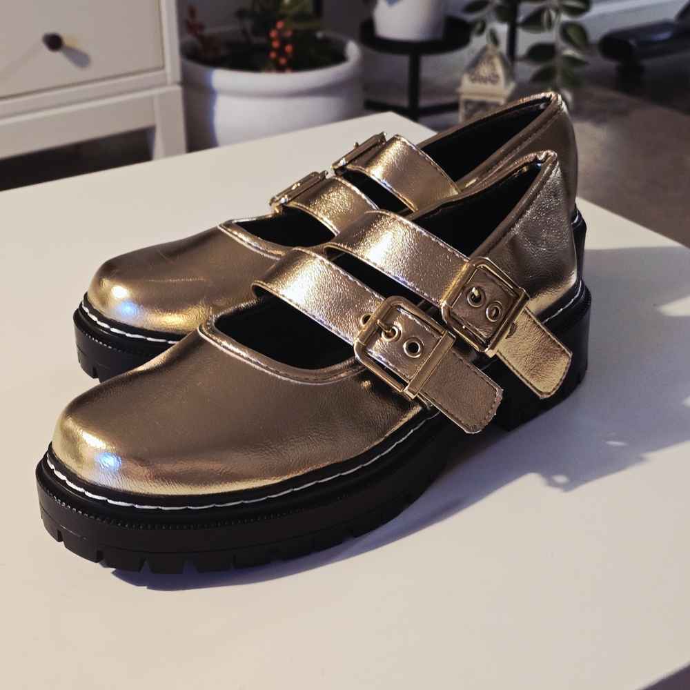 Soda Mary Jane Gold Metallic Faux Leather Shoes Size 8 - Picture 4 of 6